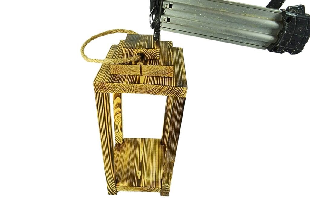 lampion drewniany