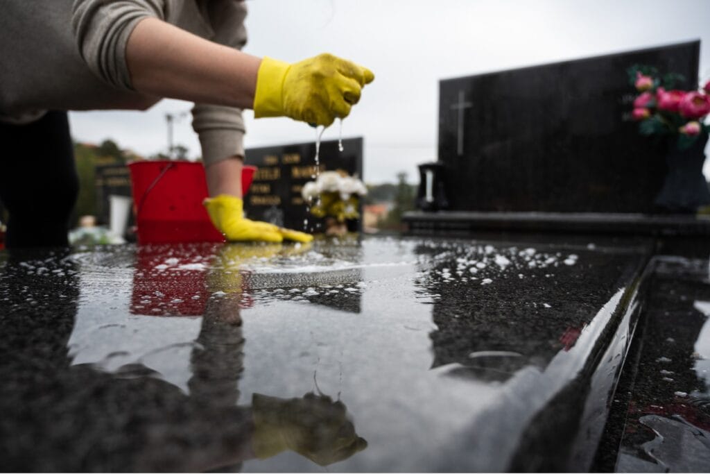 czyszczenie nagrobków