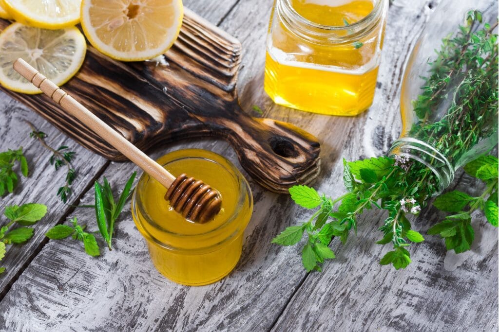 Woda z miodem i cytryną